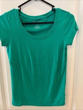 Jones New York Short Sleeve Scoop Neck Tee in Emerald Green